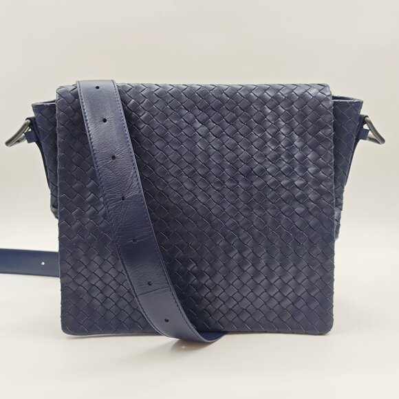Bottega Veneta Blue Intrecciato Crossbody Bag in Very Good Condition